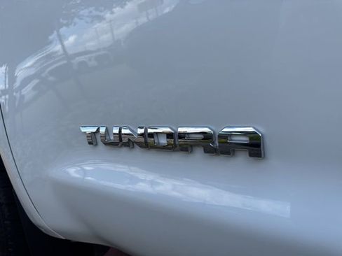 Used 2018 Toyota Tundra SR5 w/ SR5 Upgrade Package image 60