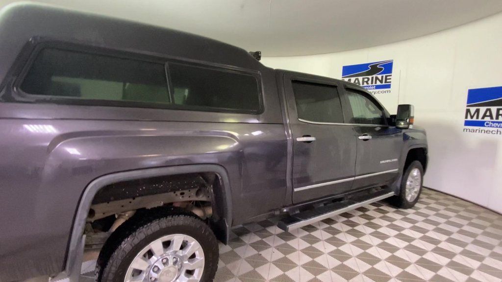 Used 2016 GMC Sierra 2500 Denali w/ Duramax Plus Package AWD/4WD image 2