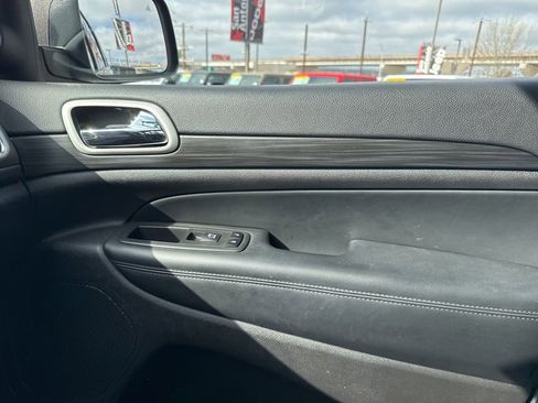 Used 2021 Jeep Grand Cherokee Laredo X image 27