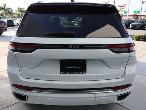 Used 2022 Jeep Grand Cherokee Summit w/ Adv Protech Group IV AWD/4WD image 5