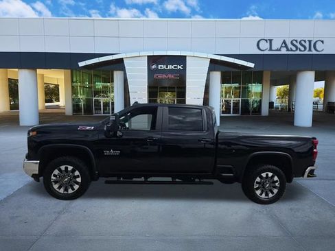 Used 2024 Chevrolet Silverado 2500 LT w/ Texas Edition AWD/4WD image 8