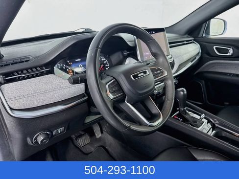 Used 2024 Jeep Compass Latitude AWD/4WD image 11