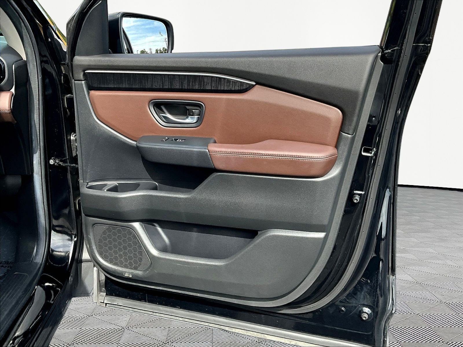 Used 2025 Honda Pilot Elite image 29