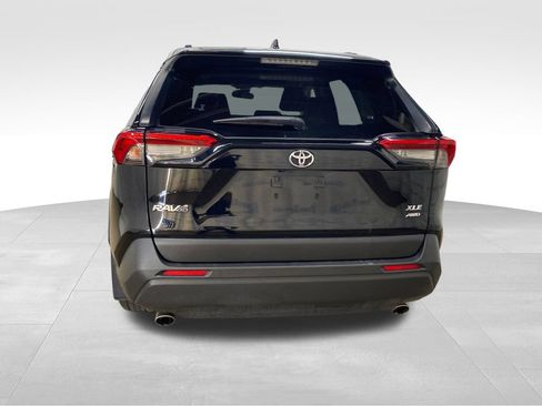 Used 2019 Toyota RAV4 XLE w/ Convenience Package AWD/4WD image 5