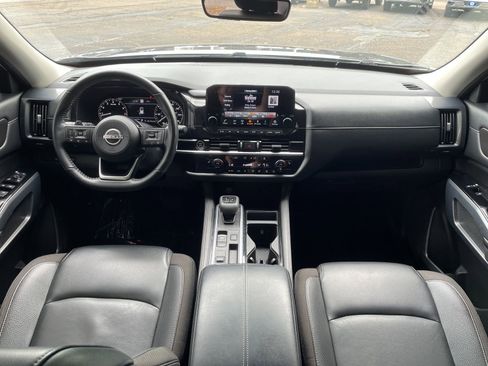 Used 2023 Nissan Pathfinder SL w/ Lighting Package (N92) image 23