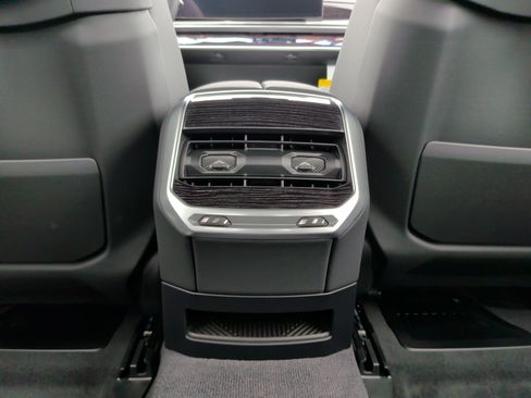 New 2026 BMW 740i w/ Premium Package RWD image 35