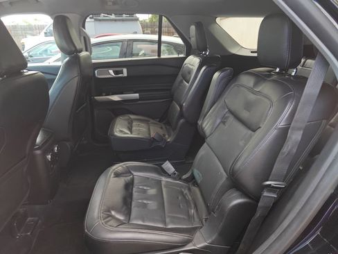 Used 2022 Ford Explorer Limited w/ Equipment Group 301A RWD image 18