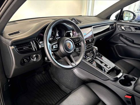 Used 2026 Porsche Macan AWD/4WD image 7