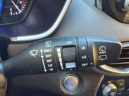 Used 2019 Hyundai Santa Fe SEL image 13