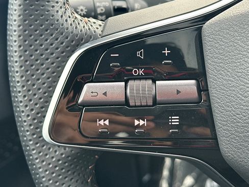 Certified 2024 Nissan Ariya FWD image 28