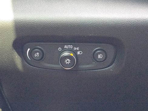 Used 2020 Chevrolet Traverse High Country AWD/4WD image 17