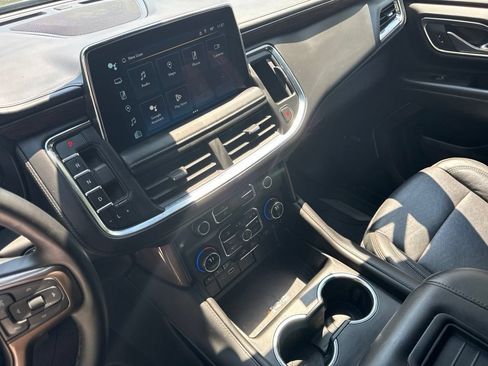 Used 2023 Chevrolet Suburban High Country AWD/4WD image 16