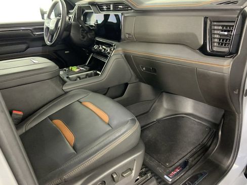 Used 2024 GMC Sierra 2500 AT4 w/ AT4 Premium Plus Package image 16