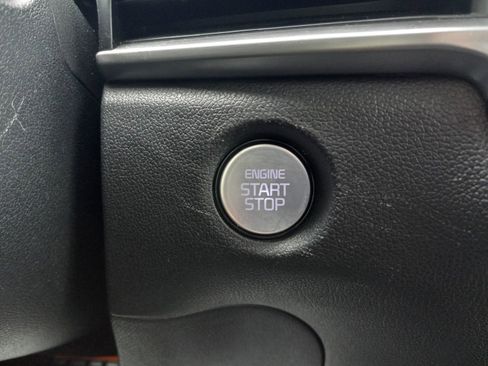 Used 2024 Kia Sorento S image 25