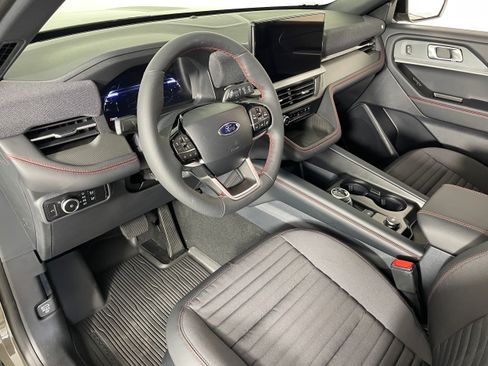 New 2026 Ford Explorer ST-Line AWD/4WD image 3