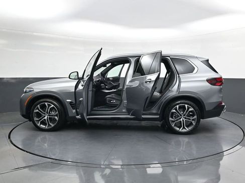 New 2026 BMW X5 xDrive40i w/ Climate Comfort Package image 37