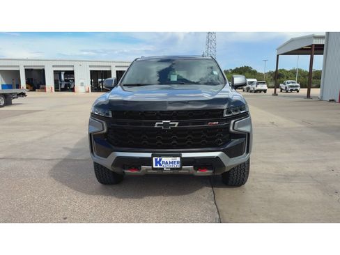 Used 2024 Chevrolet Tahoe Z71 w/ Luxury Package AWD/4WD image 3