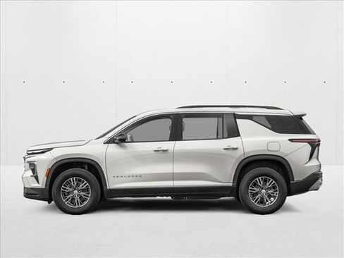 New 2026 Chevrolet Traverse LT image 3
