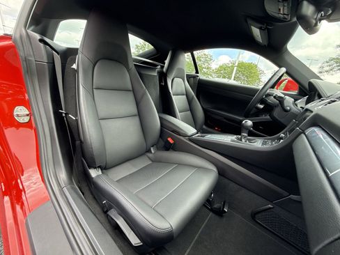 Used 2022 Porsche 718 Cayman S image 23