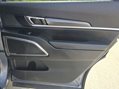 Used 2024 Kia Telluride LX FWD image 21