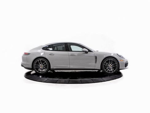 Certified 2022 Porsche Panamera Platinum Edition image 8