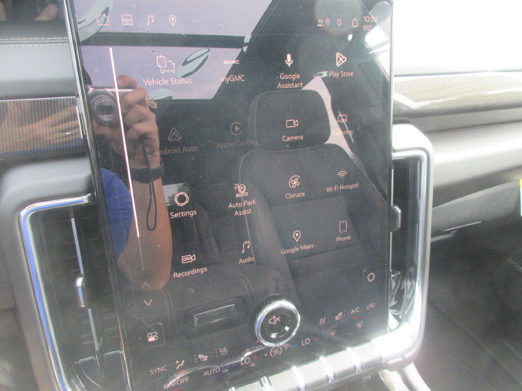 New 2027 GMC Yukon Elevation w/ Technology Package AWD/4WD image 19