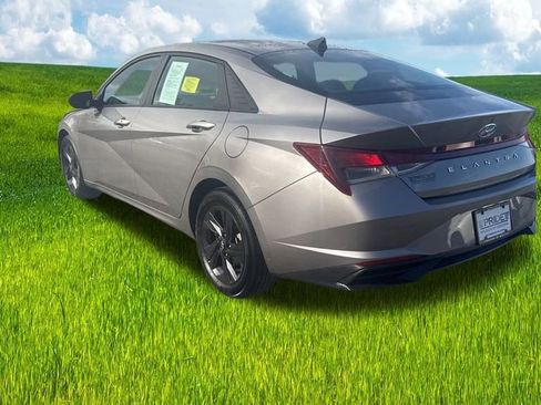 Used 2023 Hyundai Elantra SEL w/ Preferred Accessory Package image 8