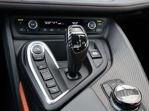 Used 2019 BMW i8 Roadster image 34