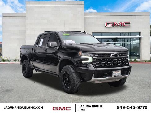 Used 2025 Chevrolet Silverado 1500 ZR2 w/ Technology Package image 3