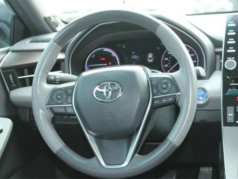 Certified 2020 Toyota Avalon Limited image 12