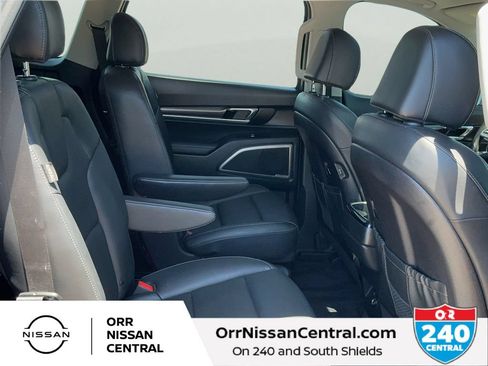 Used 2025 Kia Telluride S FWD image 12