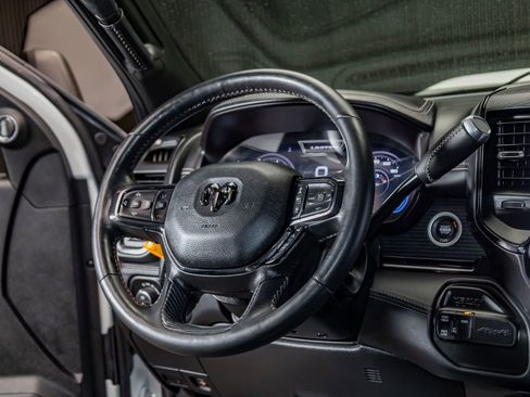 Used 2023 RAM 3500 Limited image 17