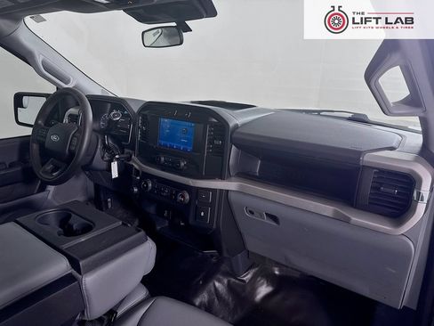 Used 2022 Ford F150 XL w/ Equipment Group 101A High AWD/4WD image 27