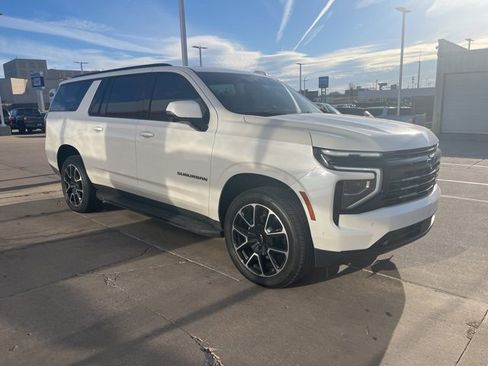 Used 2025 Chevrolet Suburban RST w/ Comfort Package image 4