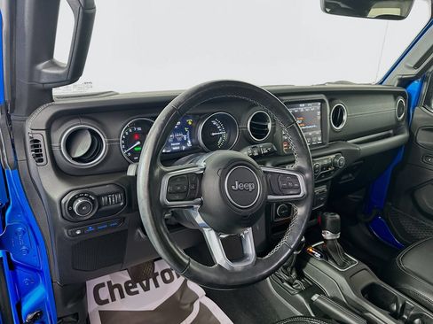 Used 2022 Jeep Wrangler Unlimited Sahara w/ Cold Weather Group AWD/4WD image 9