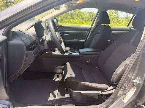Used 2024 Nissan Sentra SV FWD image 6