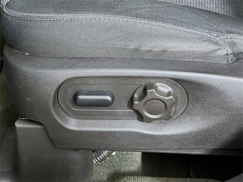 Used 2014 Ford Explorer XLT image 11