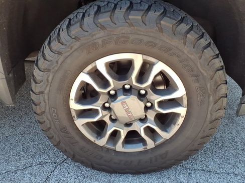 Used 2024 GMC Sierra 2500 SLT w/ SLT Premium Package AWD/4WD image 24