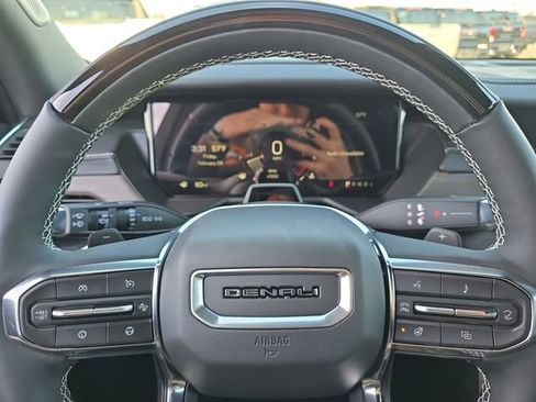 Used 2025 GMC Acadia Denali w/ Super Cruise Package image 11