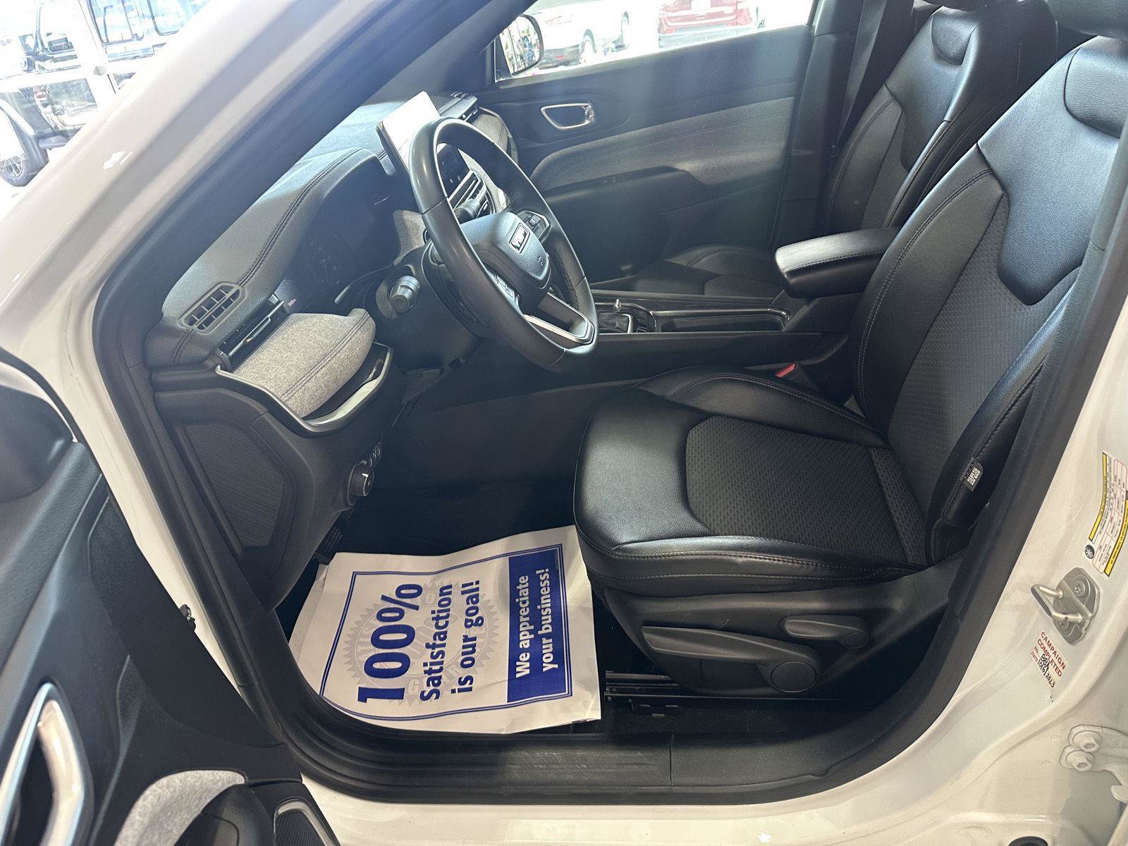 Used 2023 Jeep Compass Latitude AWD/4WD image 18