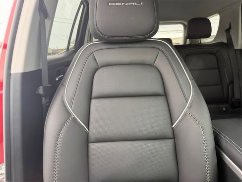New 2026 GMC Terrain Denali w/ LPO, Floor Liner Package image 36