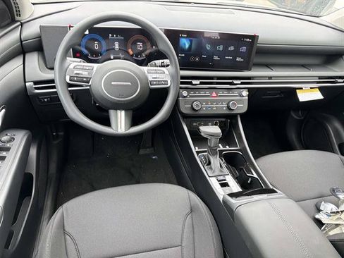 New 2026 Hyundai Tucson SE FWD image 8
