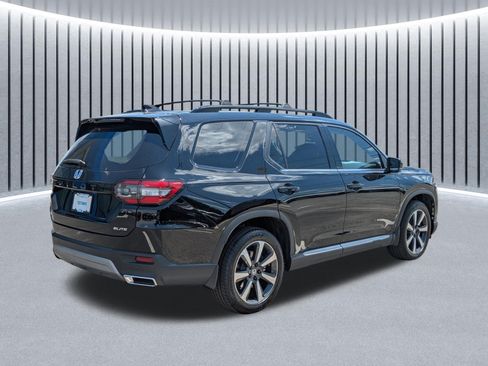 Used 2025 Honda Pilot Elite image 5