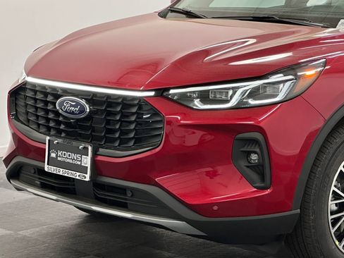 New 2025 Ford Escape SE w/ PHEV Premium Package image 2