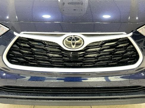 New 2026 Toyota Highlander XLE image 4