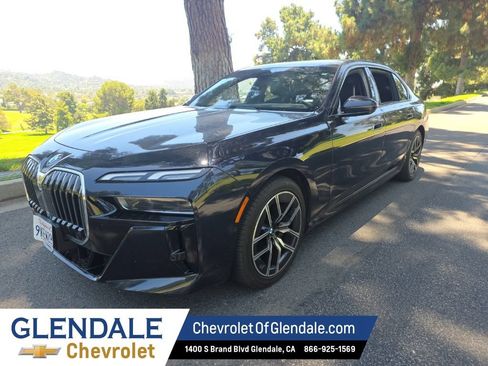 Used 2024 BMW 740i RWD image 2