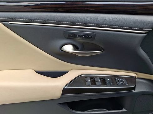Used 2019 Lexus ES 350 w/ Premium Package FWD image 12