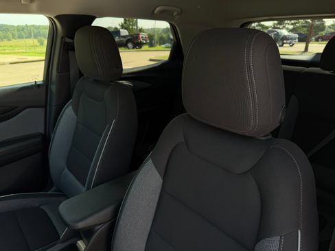 Used 2025 Chevrolet TrailBlazer LT w/ Driver Confidence Package AWD/4WD image 12