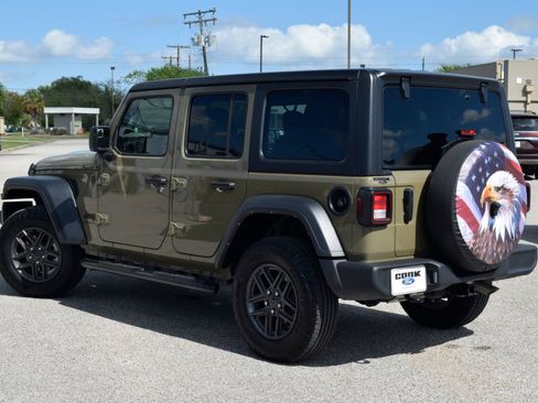 Used 2025 Jeep Wrangler Unlimited Sport AWD/4WD image 4