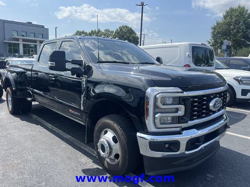Used 2025 Ford F350 Lariat w/ Lariat Ultimate Package AWD/4WD image 4